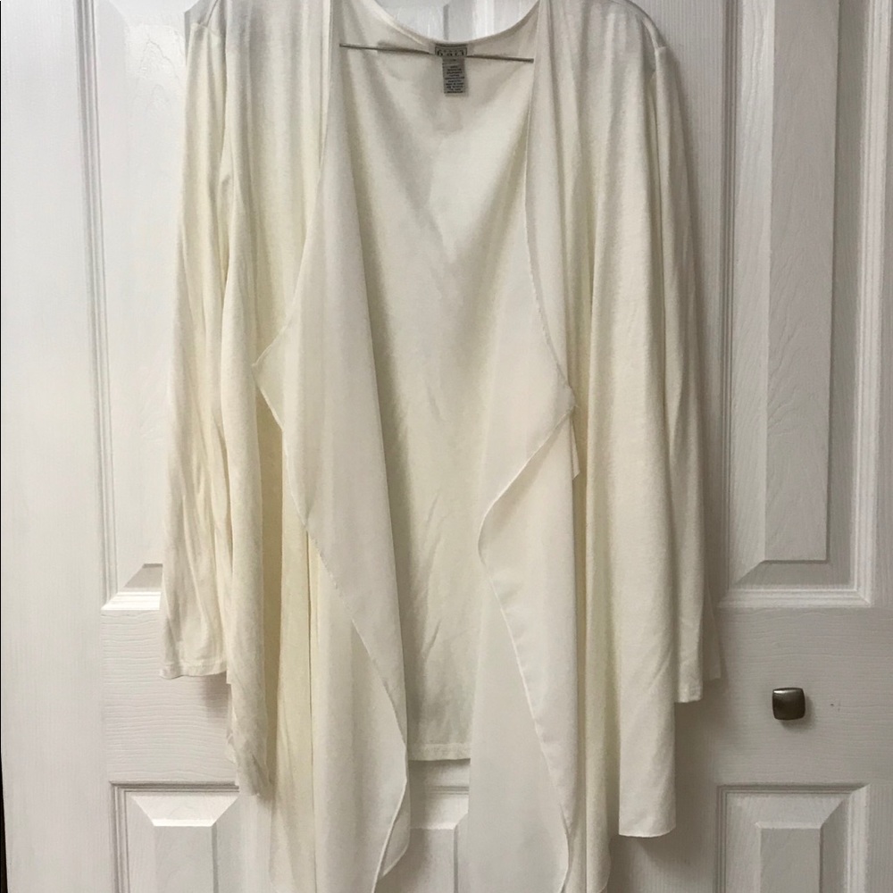 Women’s size 1X Karen Hart ivory swing cardigan